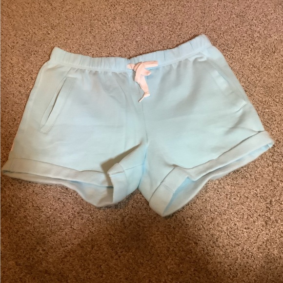 New PINK casual boyfriend shorts - Picture 2 of 2